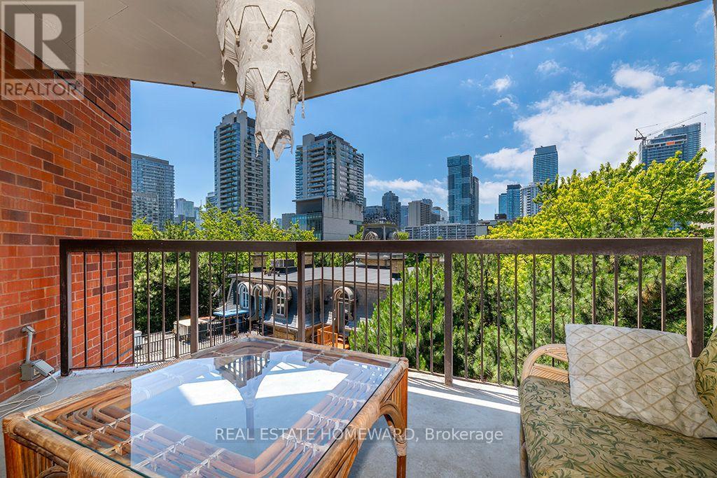 #626 77 MAITLAND PLACE - 25