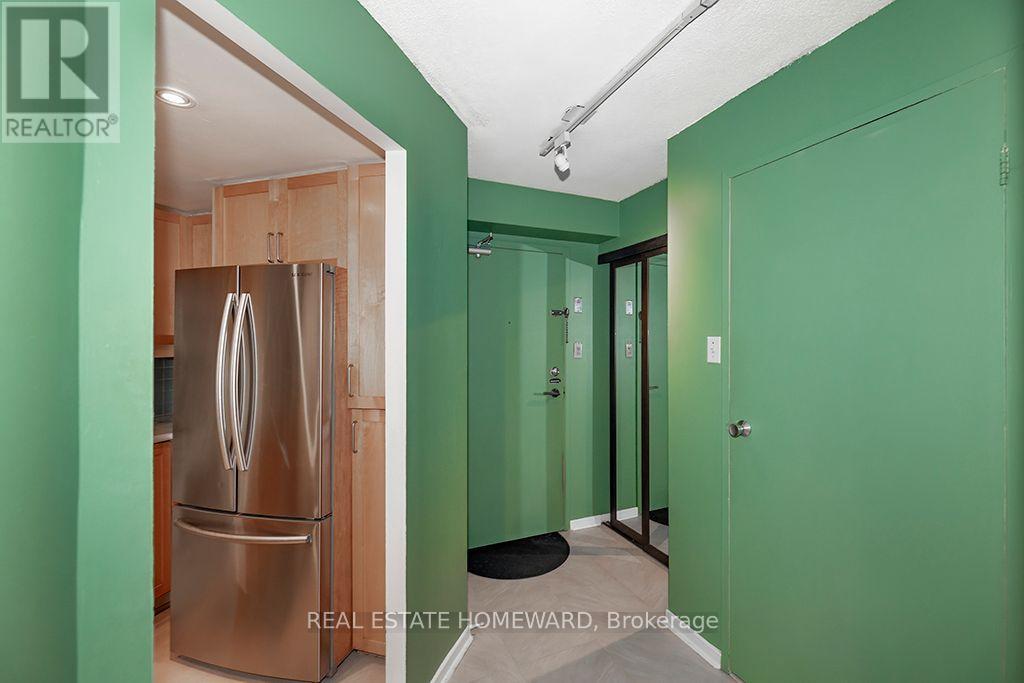 #626 77 MAITLAND PLACE - 5