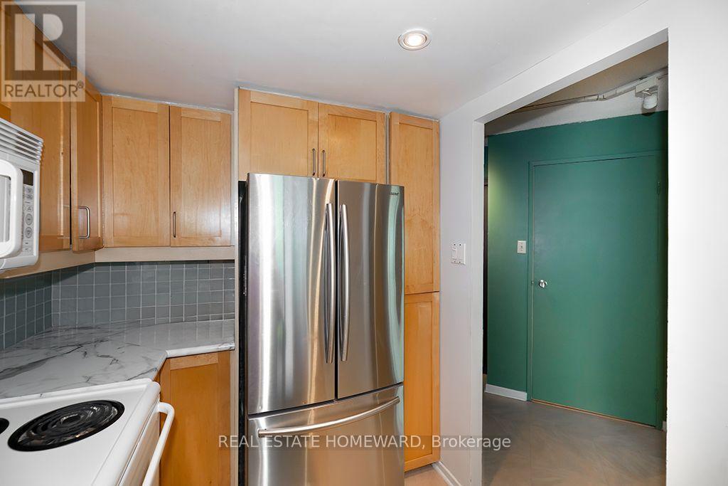#626 77 MAITLAND PLACE - 9
