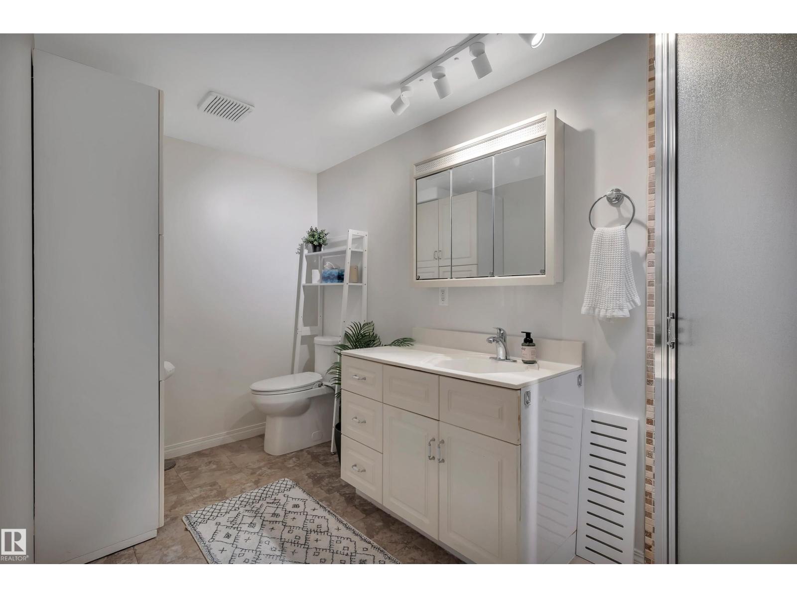 9015 148 ST NW - 18