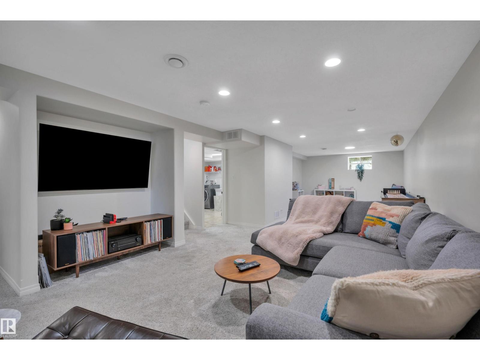 9015 148 ST NW - 34