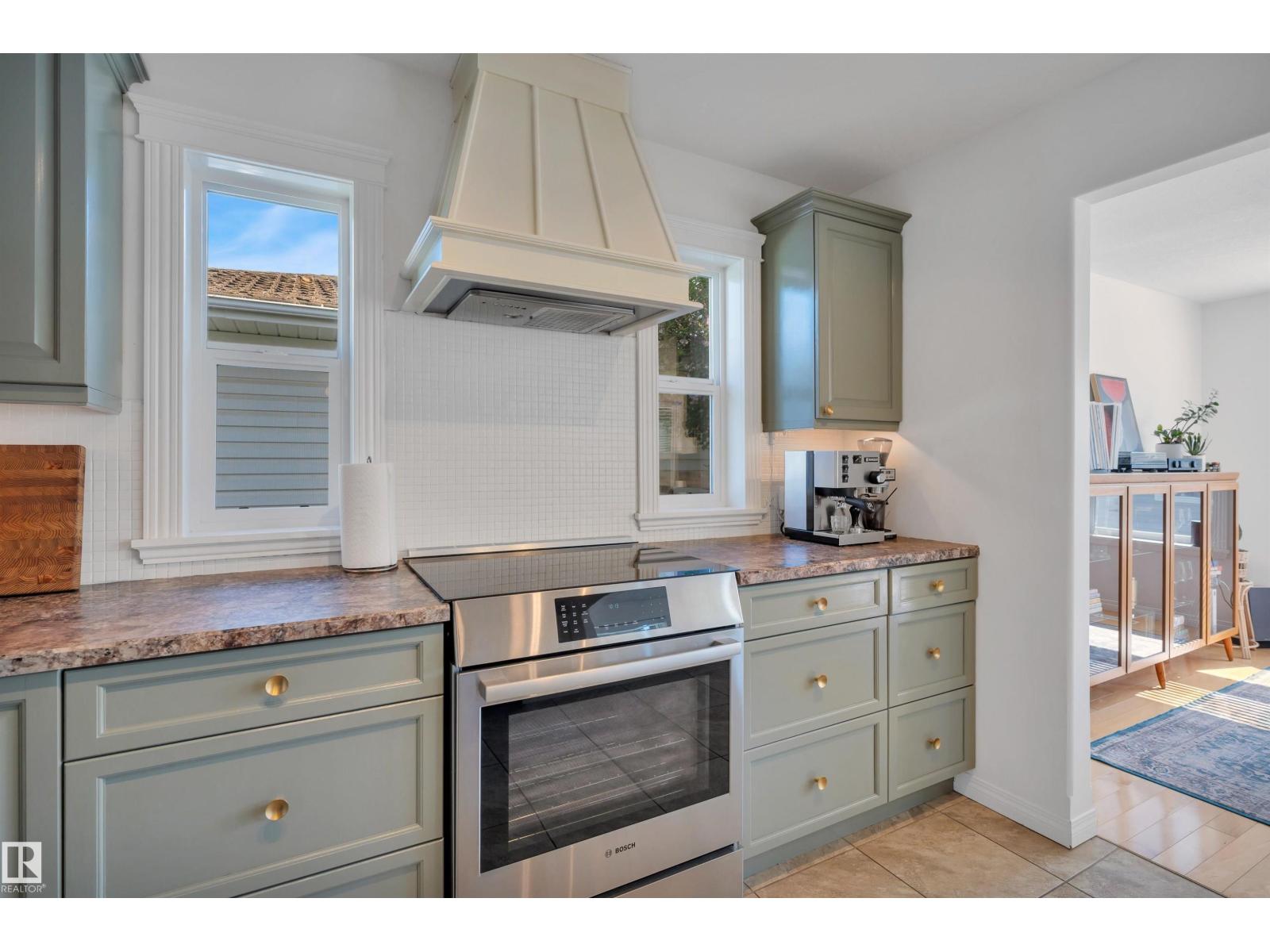 9015 148 ST NW - 23