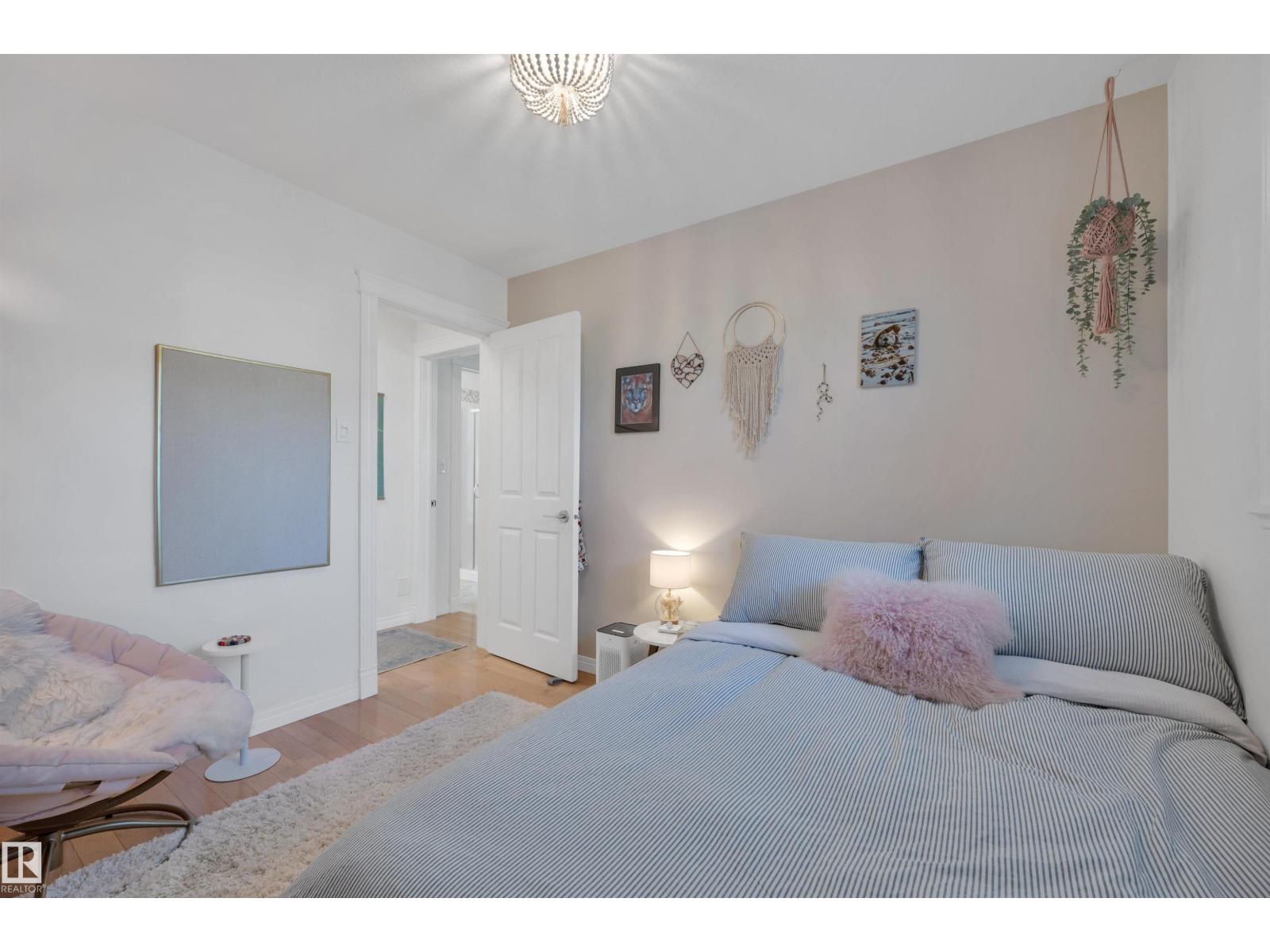 9015 148 ST NW - 32