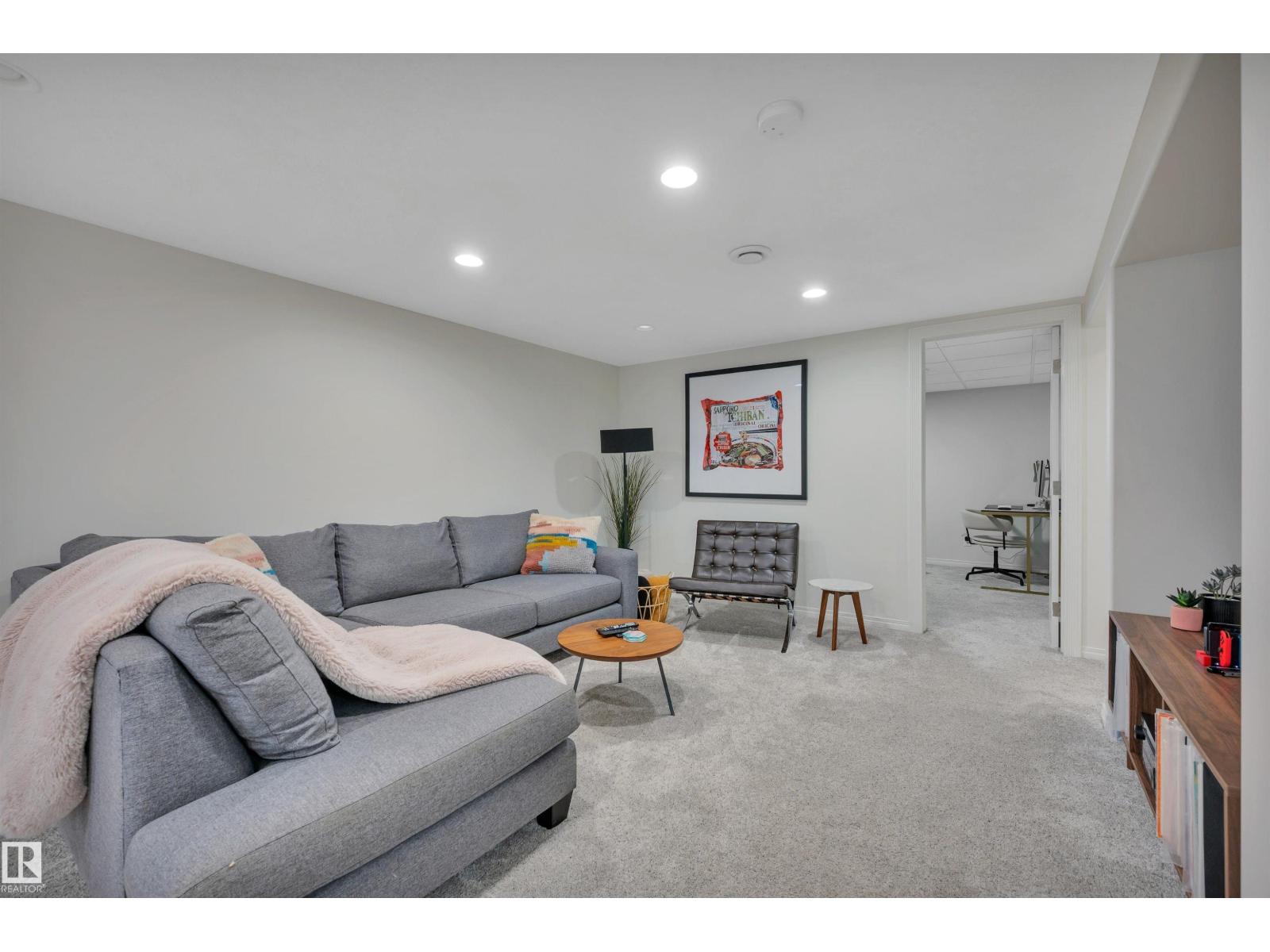 9015 148 ST NW - 35