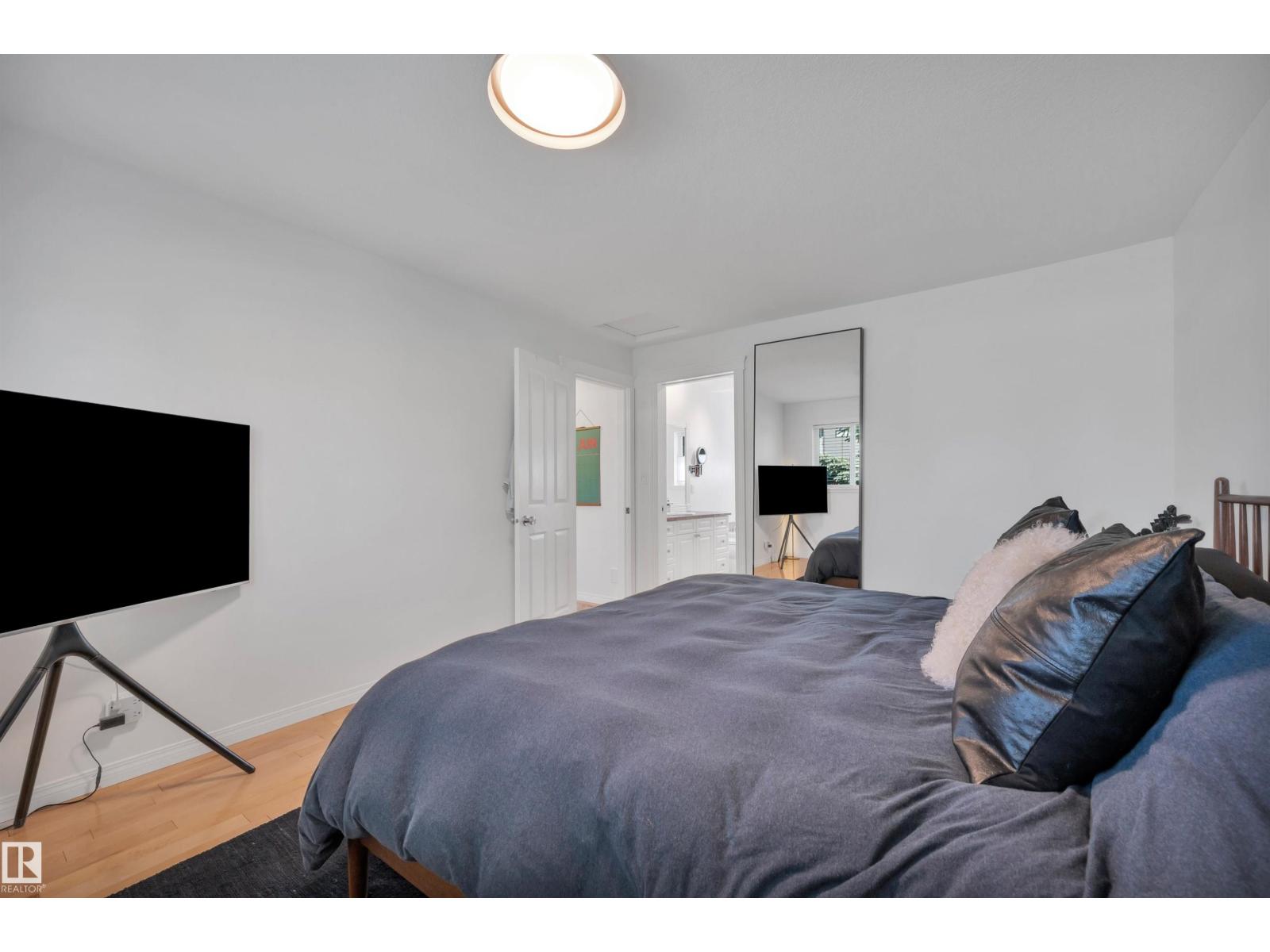 9015 148 ST NW - 33