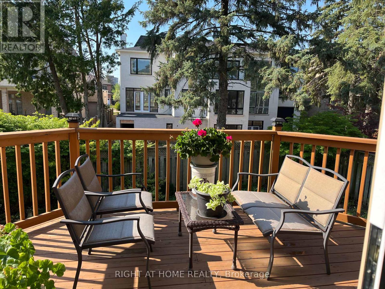 27 ADDISON STREET - 21