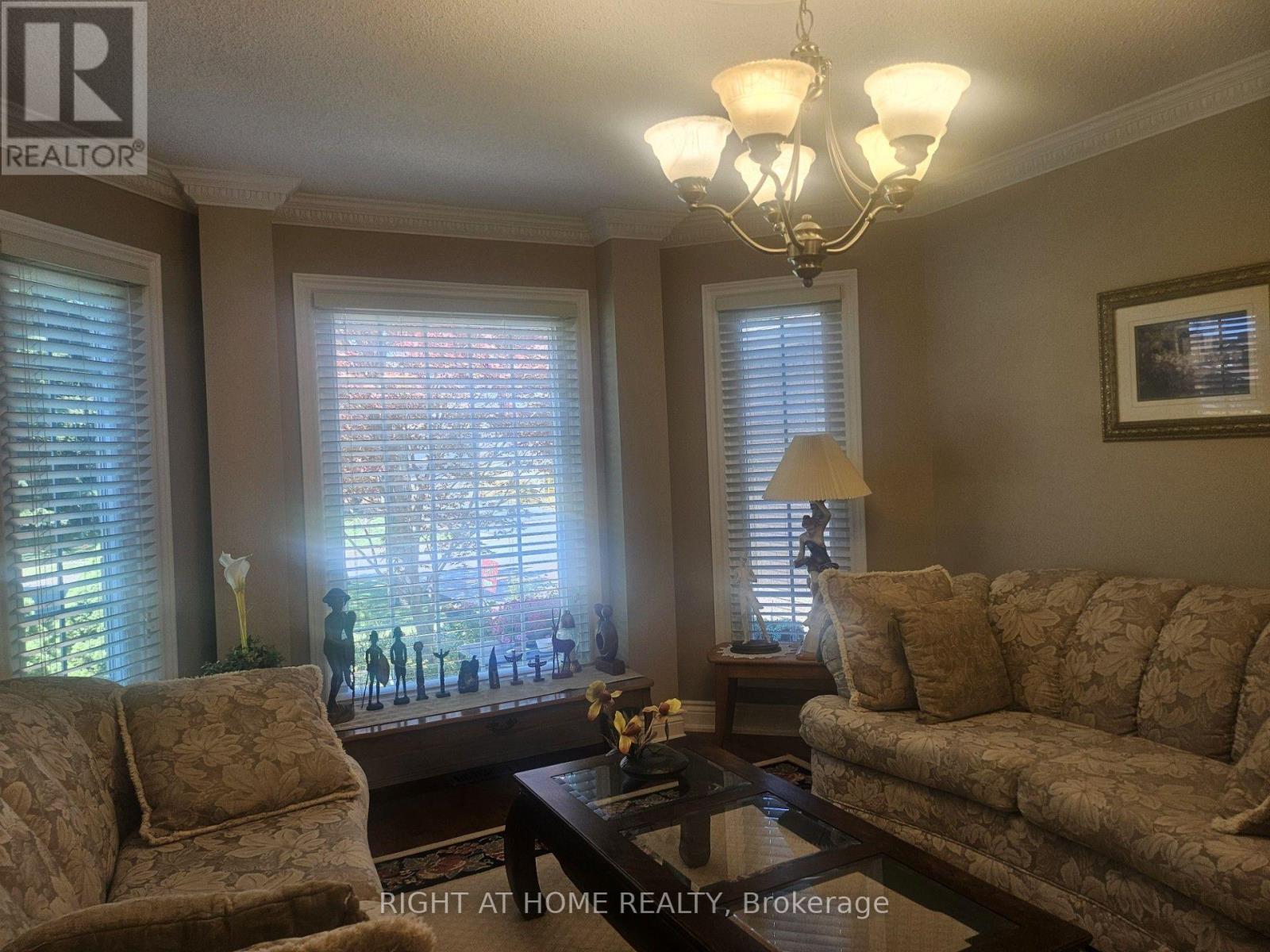 27 ADDISON STREET - 9