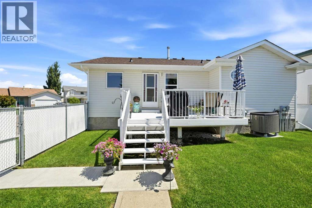 109 Logan Close - photo 3