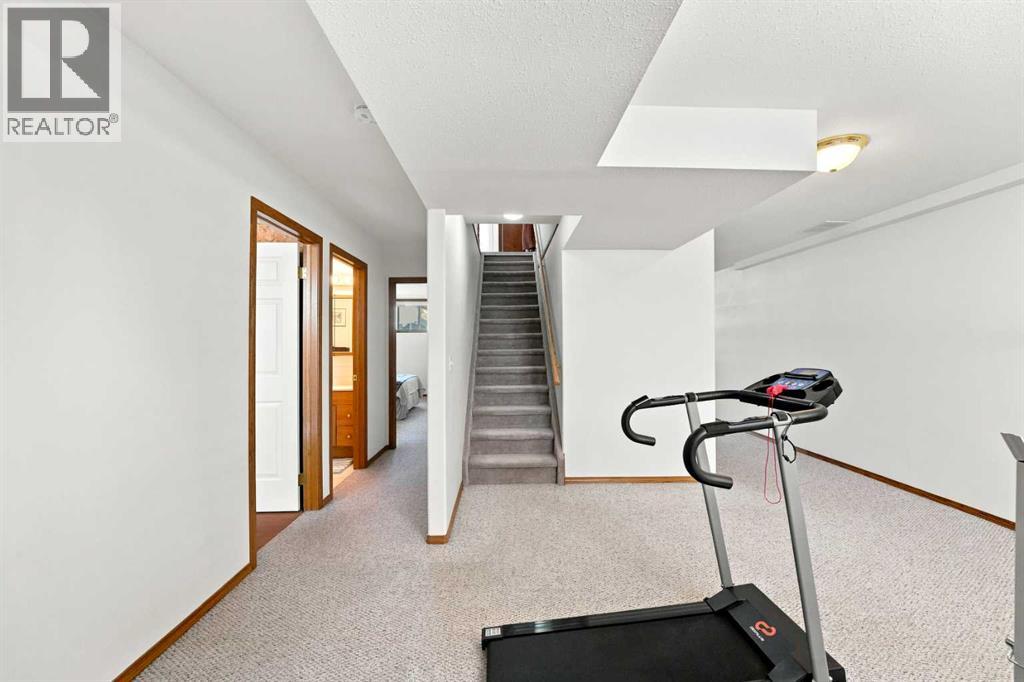 109 Logan Close — photo 24