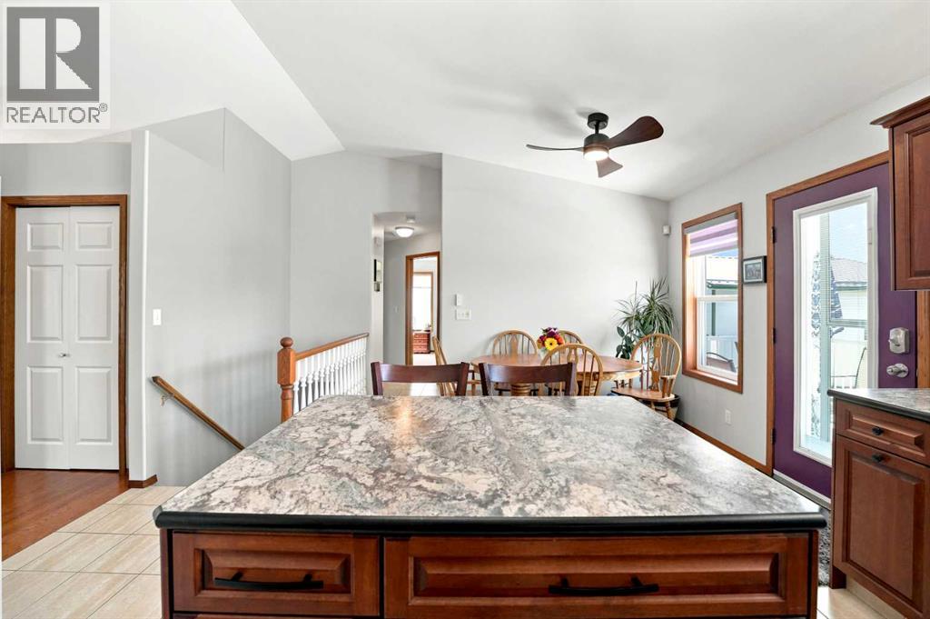 109 Logan Close — photo 12