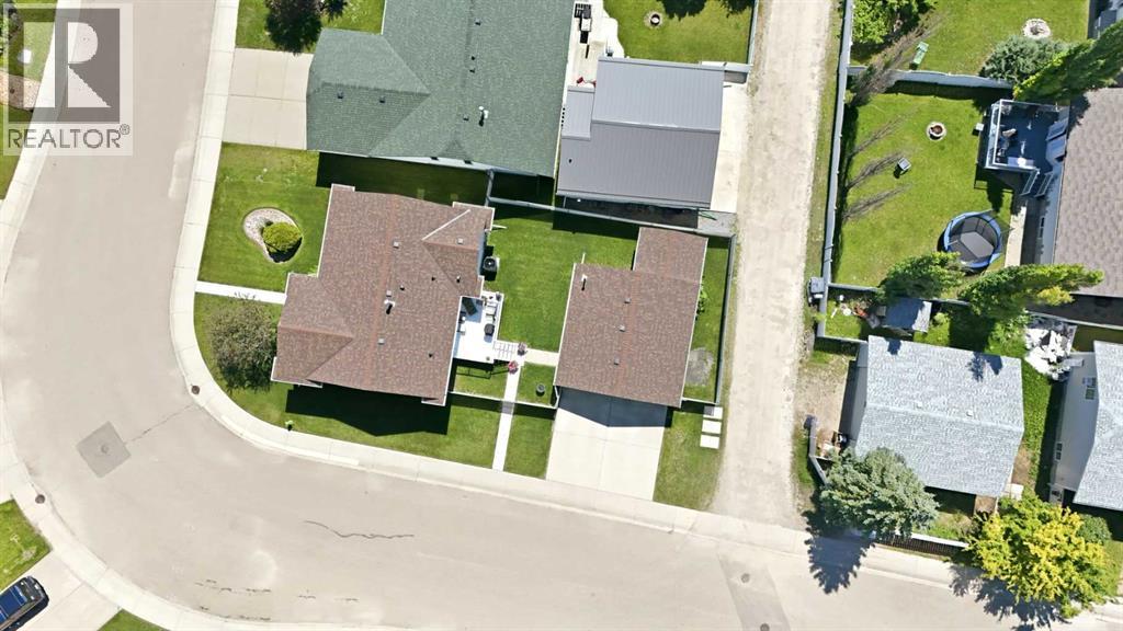 109 Logan Close — photo 43