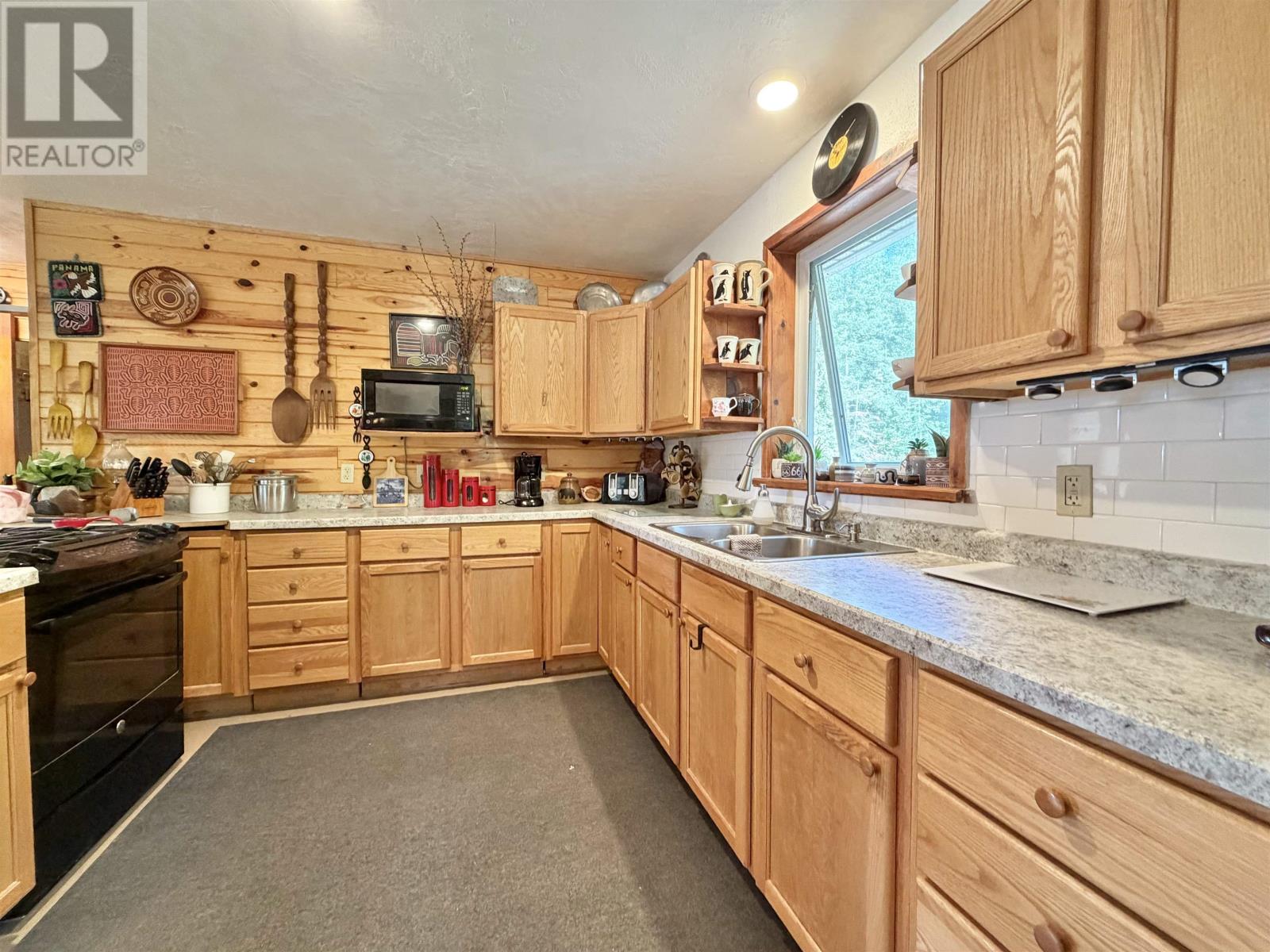 677 Old Station RD - 33