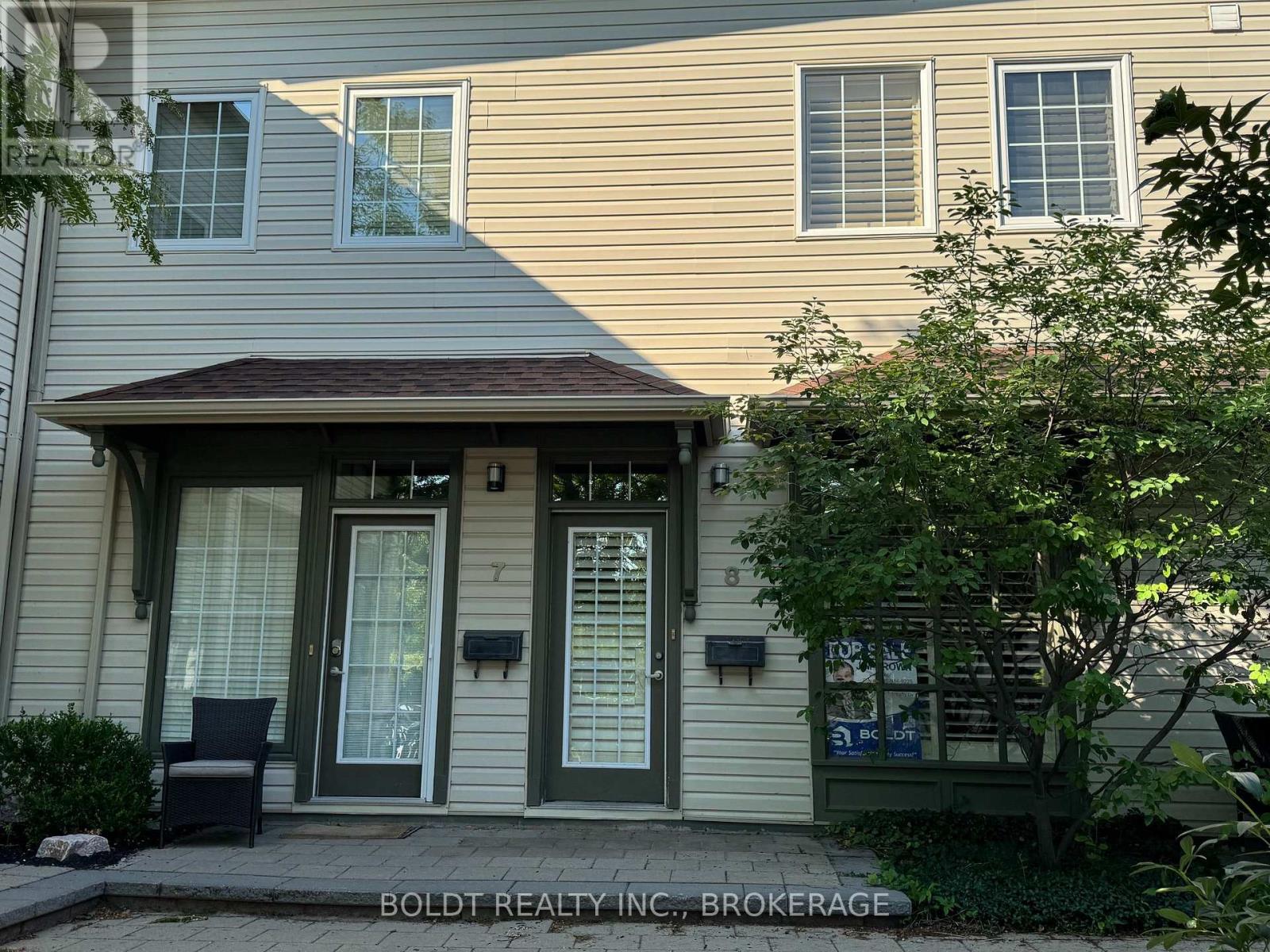 #8 49 ONTARIO STREET - 1