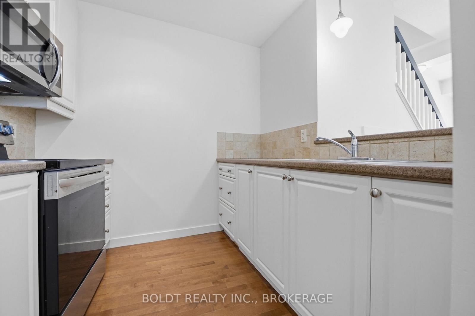 #8 49 ONTARIO STREET - 13