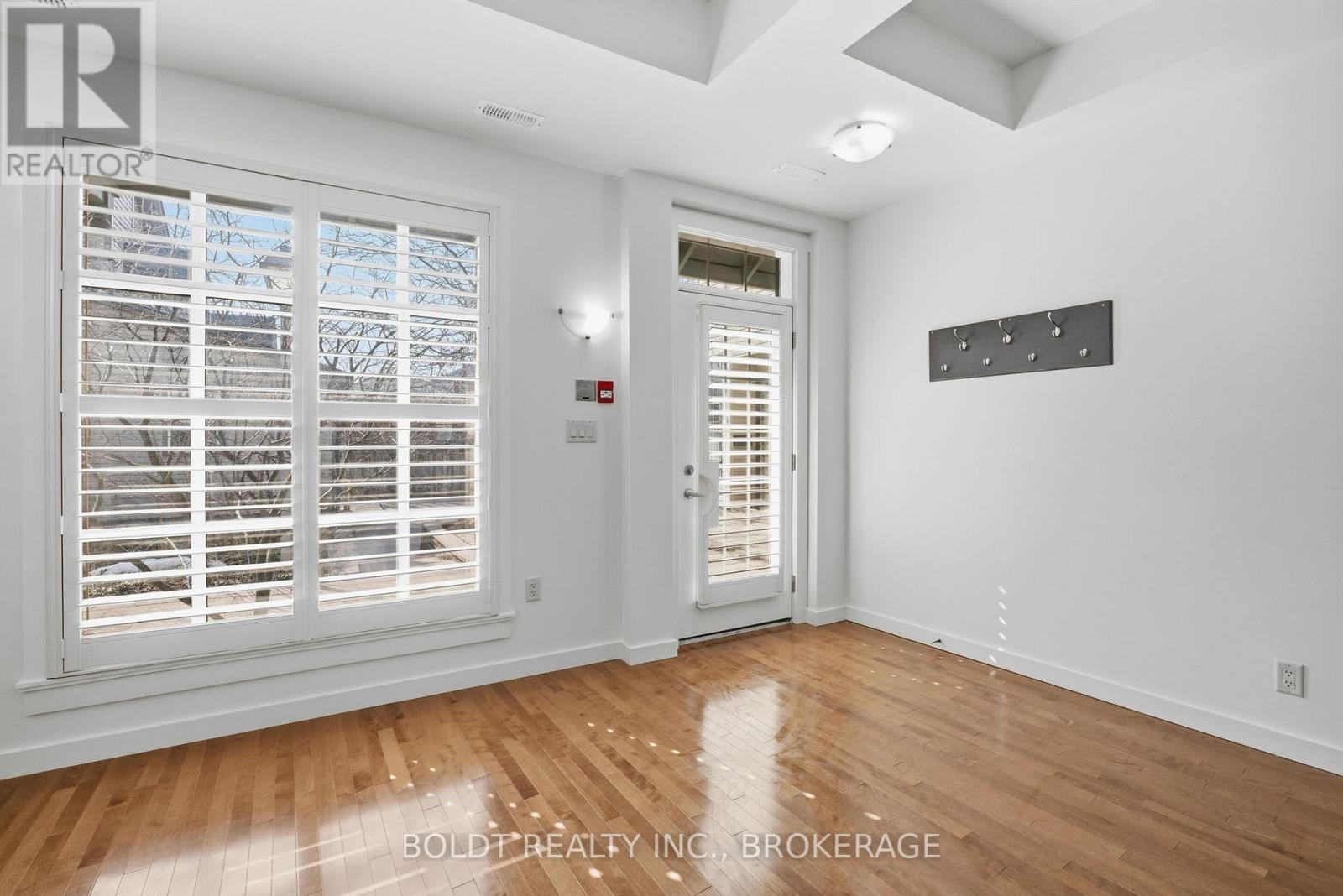 #8 49 ONTARIO STREET - 4