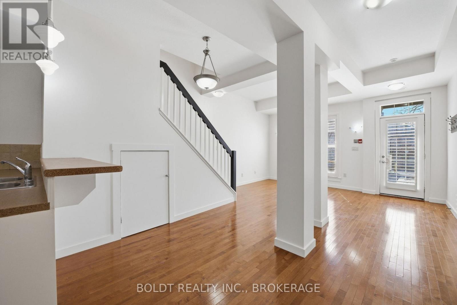#8 49 ONTARIO STREET - 9