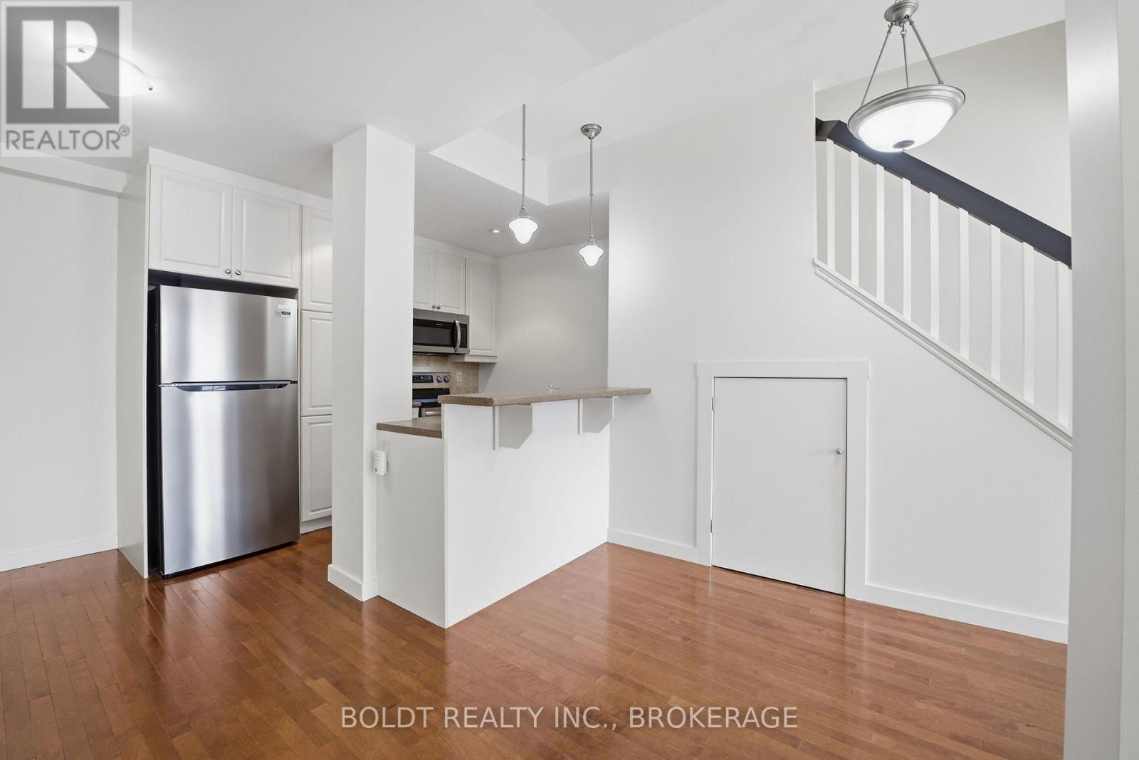 #8 49 ONTARIO STREET - 8