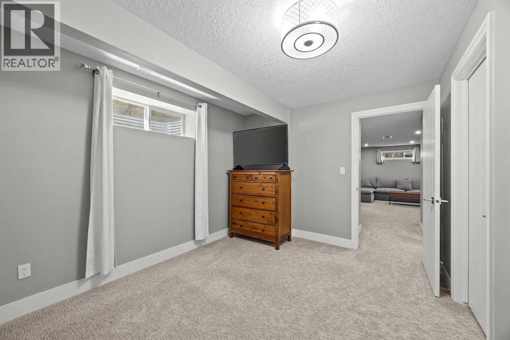 #2 1728 36 Avenue SW - 32