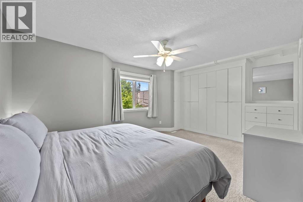 #2 1728 36 Avenue SW - 18
