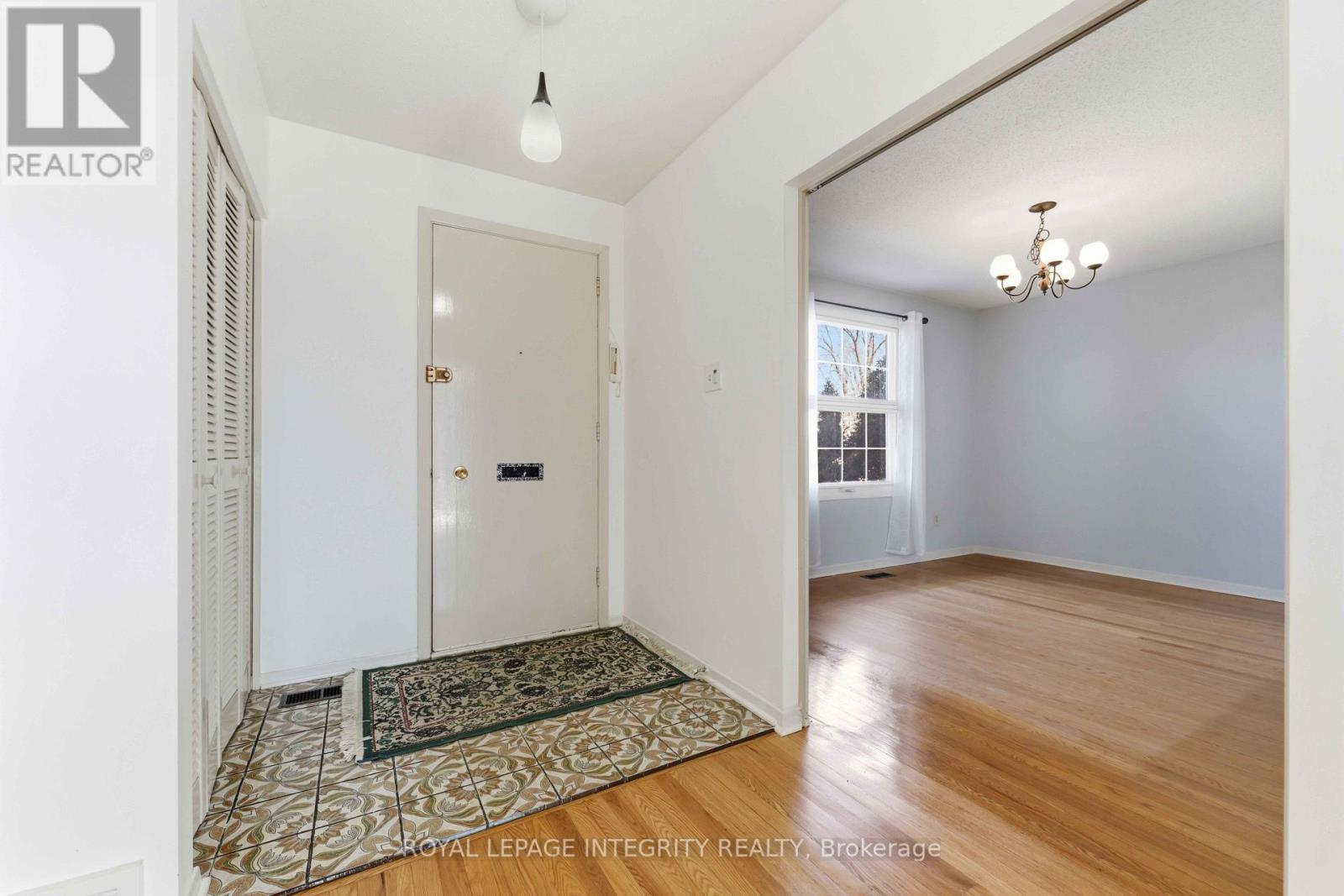 4 Bed, 3 Bath House for Rent in Ottawa – 1842 PLAYFAIR DRIVE, Ottawa – MLS# X13553736 - Image 2