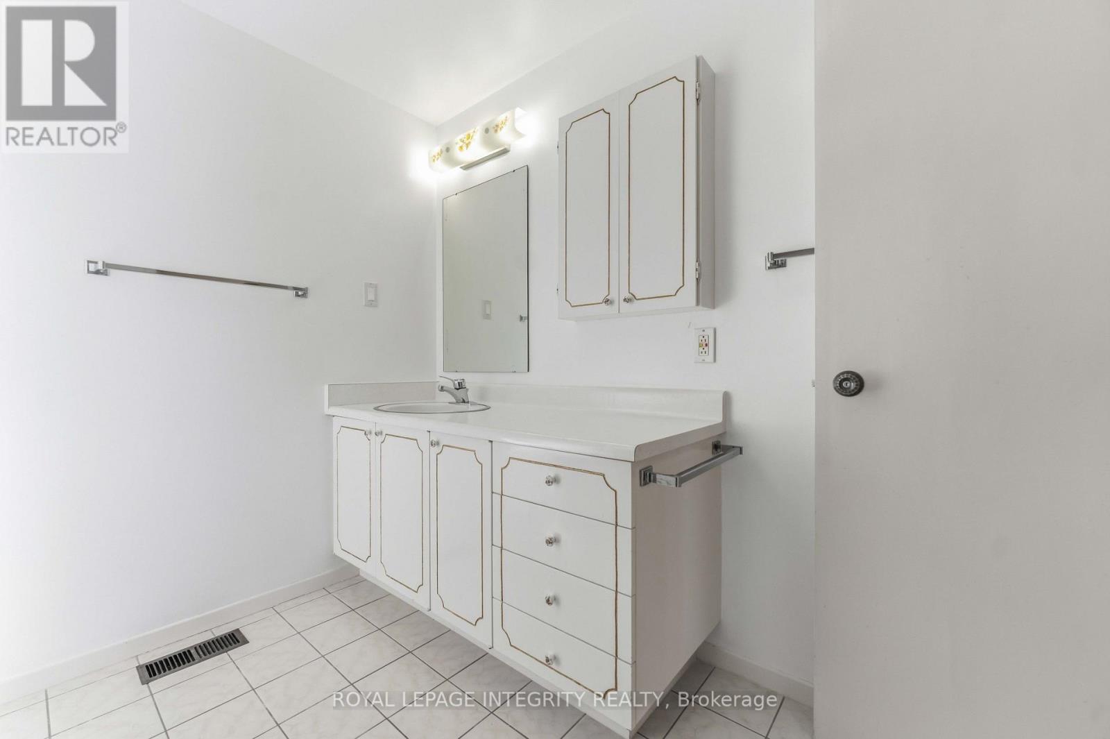 4 Bed, 3 Bath House for Rent in Ottawa – 1842 PLAYFAIR DRIVE, Ottawa – MLS# X13553736 - Image 28