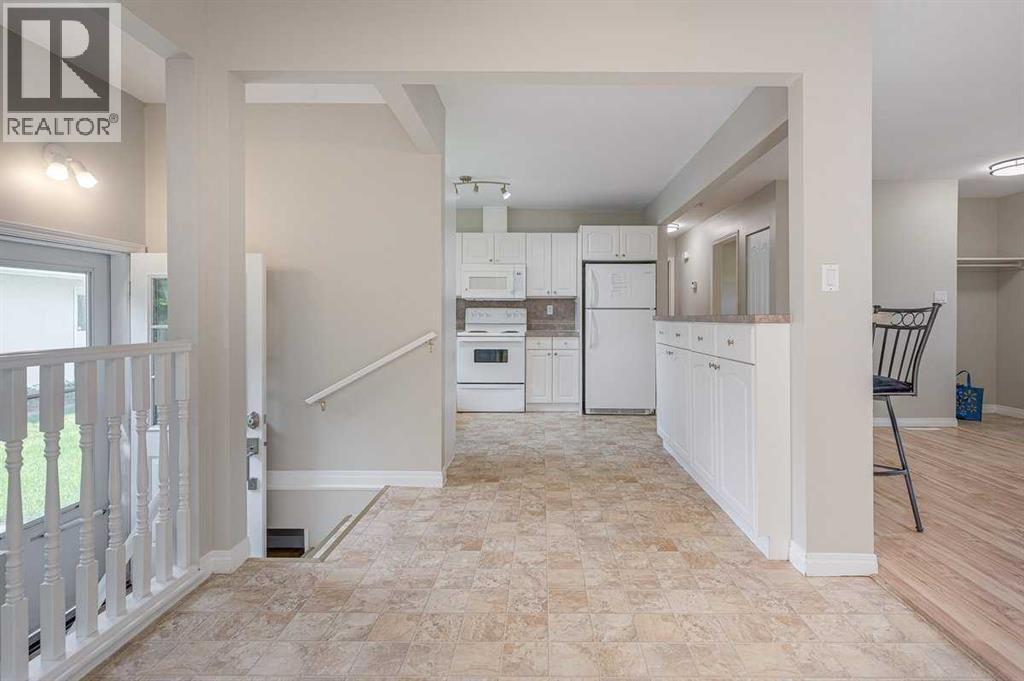 5958 West Park Crescent Crescent N - 12