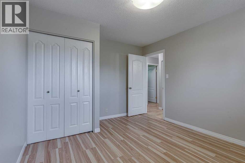 5958 West Park Crescent Crescent N - 27