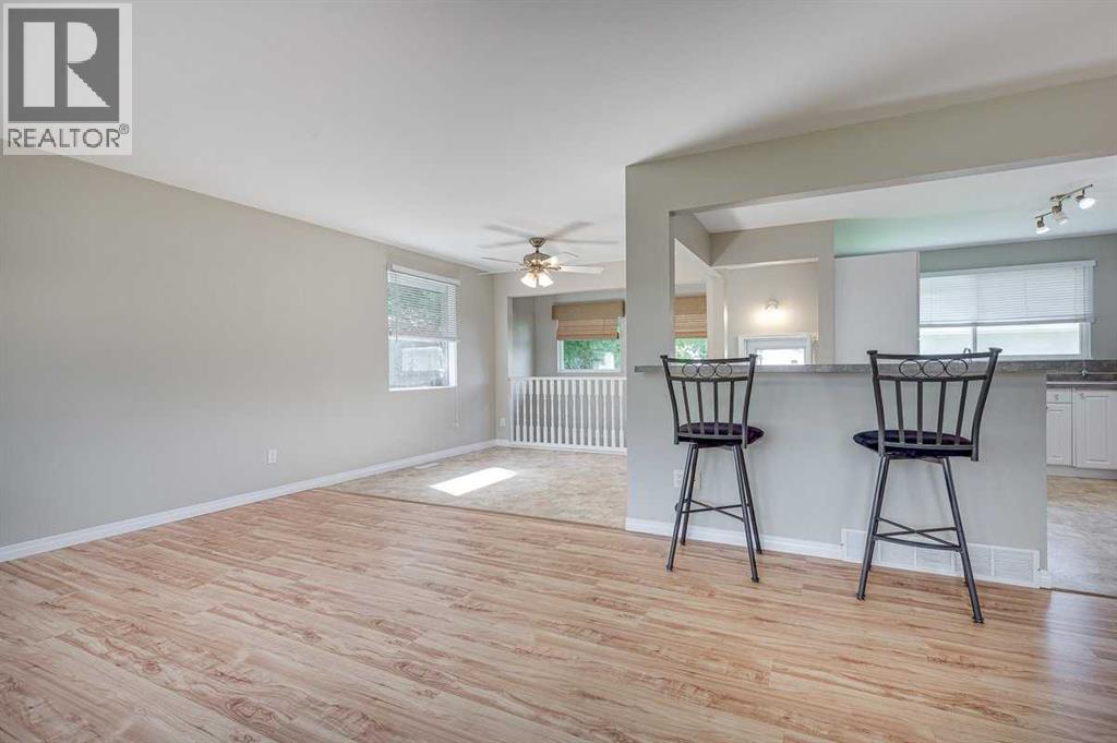 5958 West Park Crescent Crescent N - 10