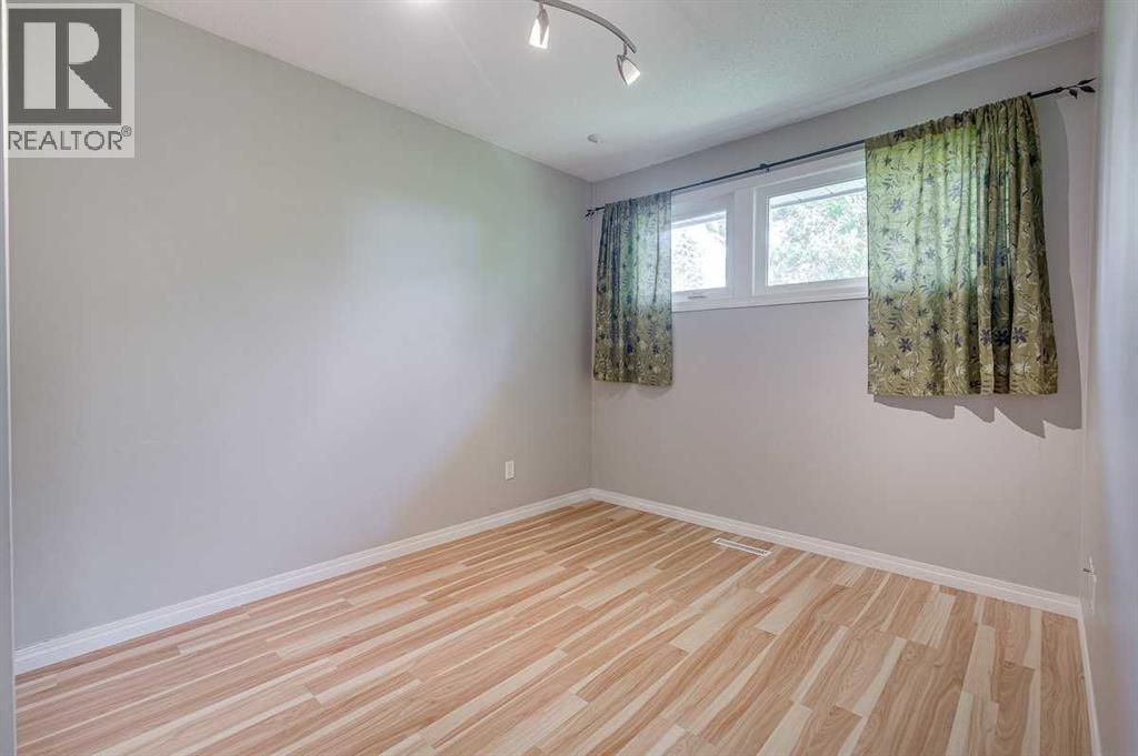 5958 West Park Crescent Crescent N - 21