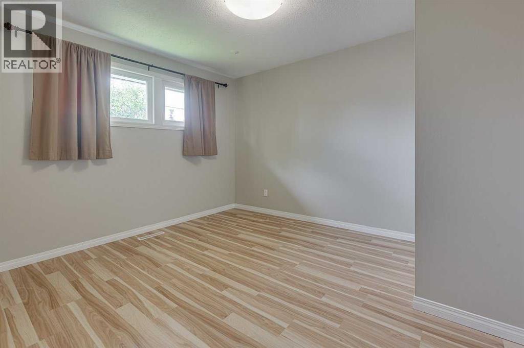 5958 West Park Crescent Crescent N - 24