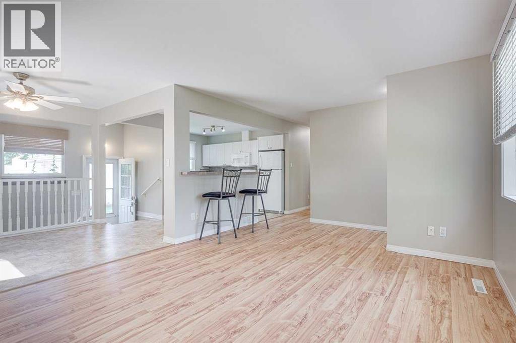 5958 West Park Crescent Crescent N - 9