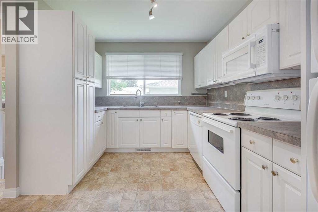 5958 West Park Crescent Crescent N - 14