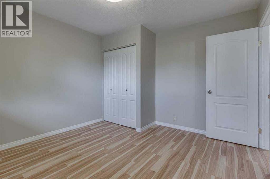 5958 West Park Crescent Crescent N - 26