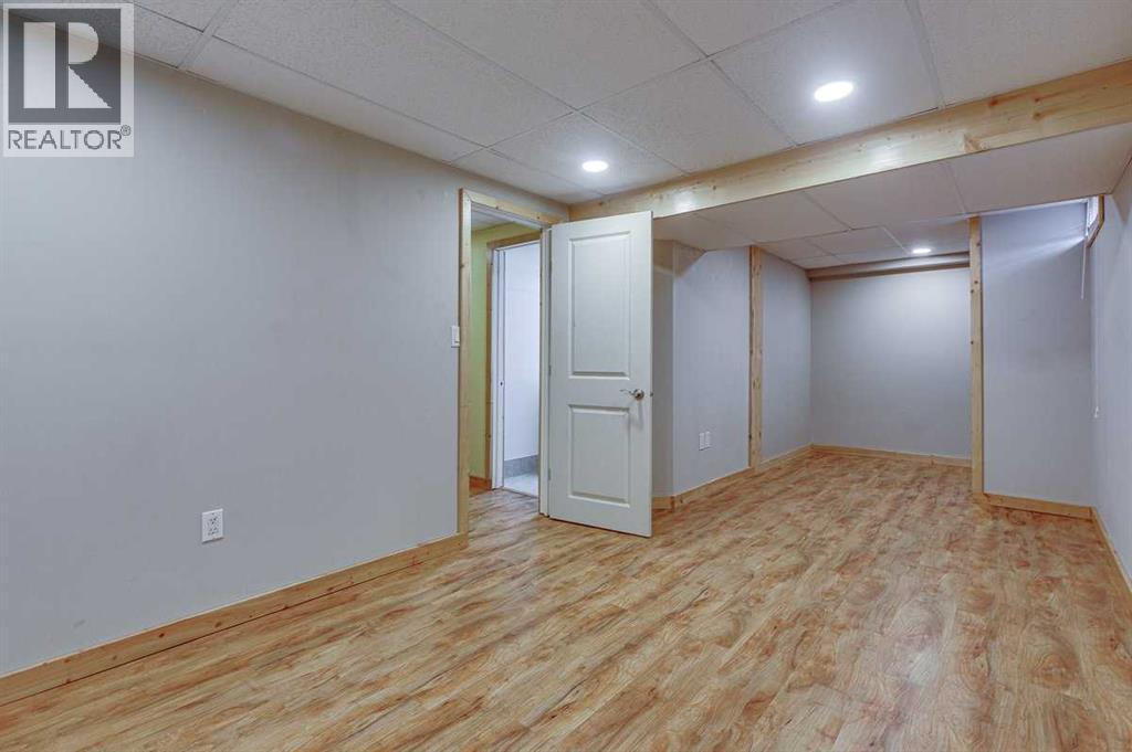 5958 West Park Crescent Crescent N - 36