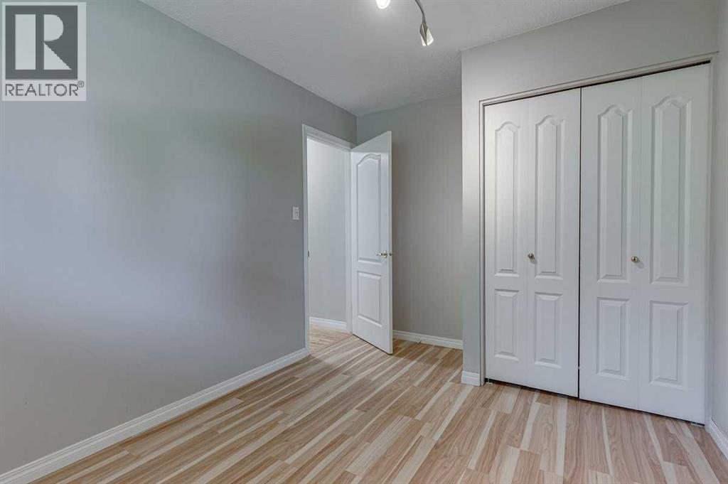 5958 West Park Crescent Crescent N - 23