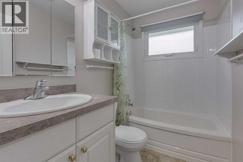 5958 West Park Crescent Crescent N - 28