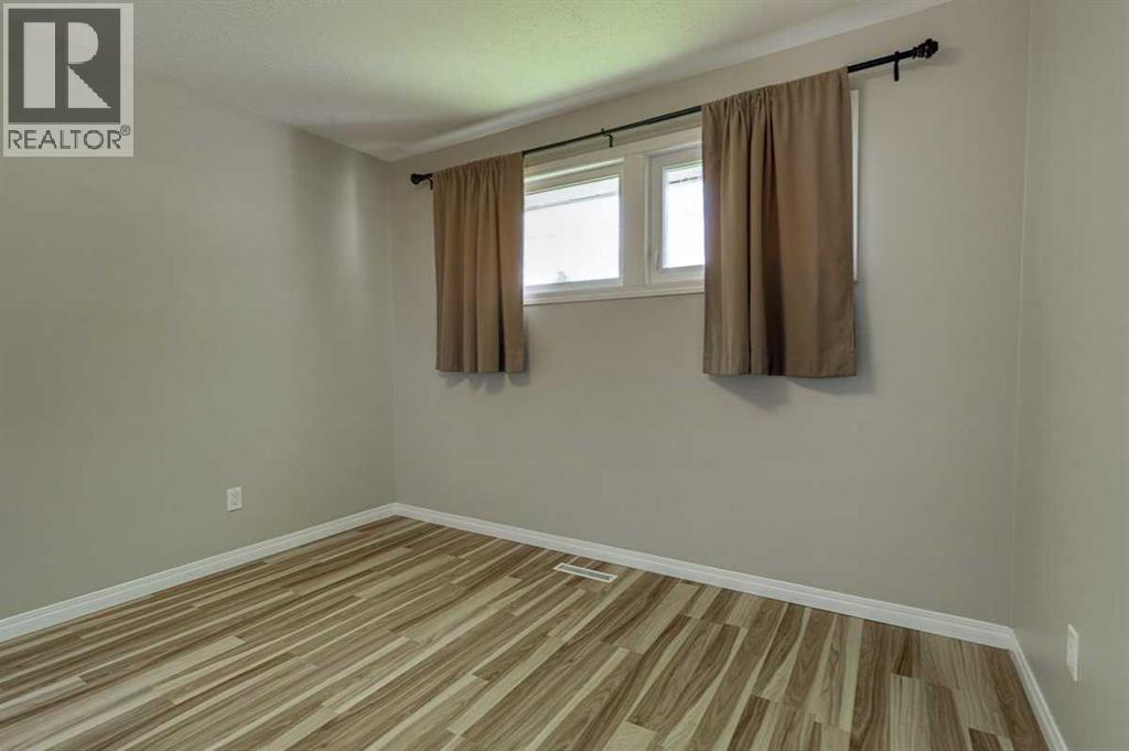 5958 West Park Crescent Crescent N - 25