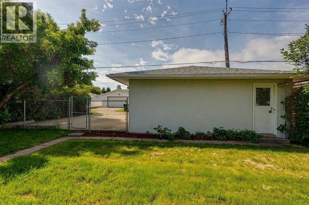 5958 West Park Crescent Crescent N - 44