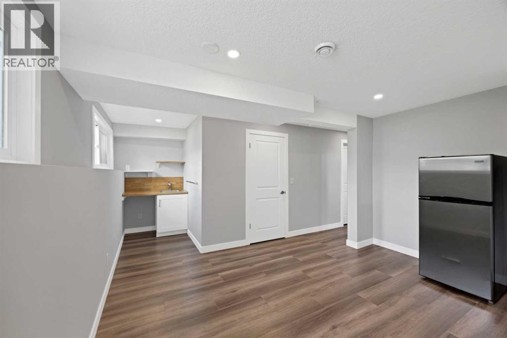 4 Richards Crescent — photo 17