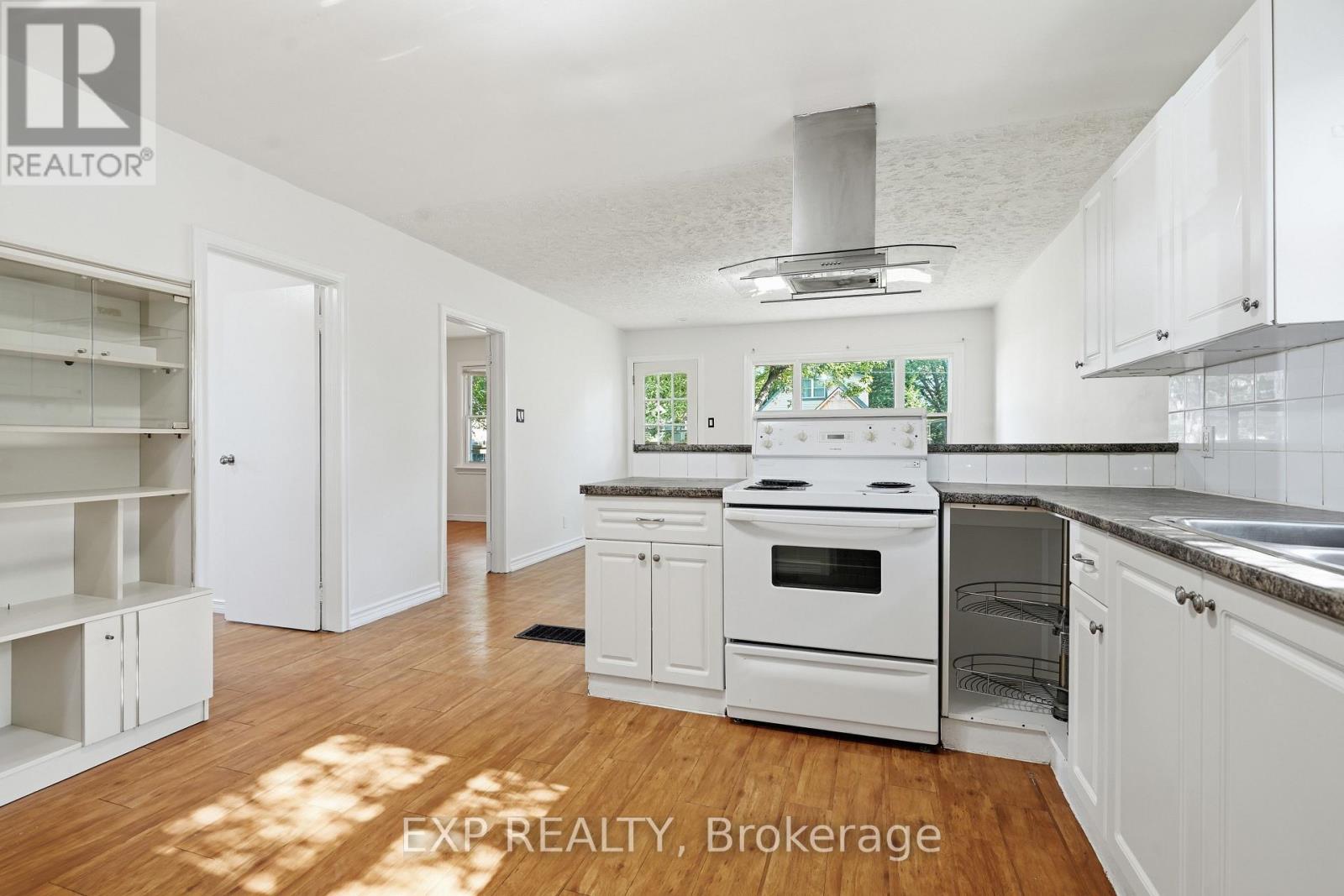 29 ROCKWOOD AVENUE - 12
