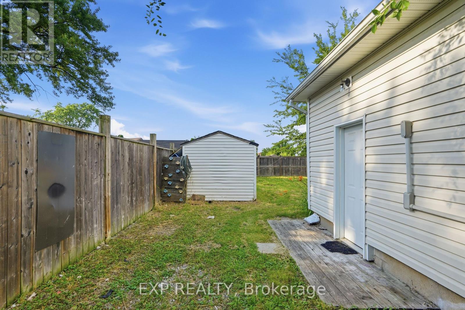 29 ROCKWOOD AVENUE - 25