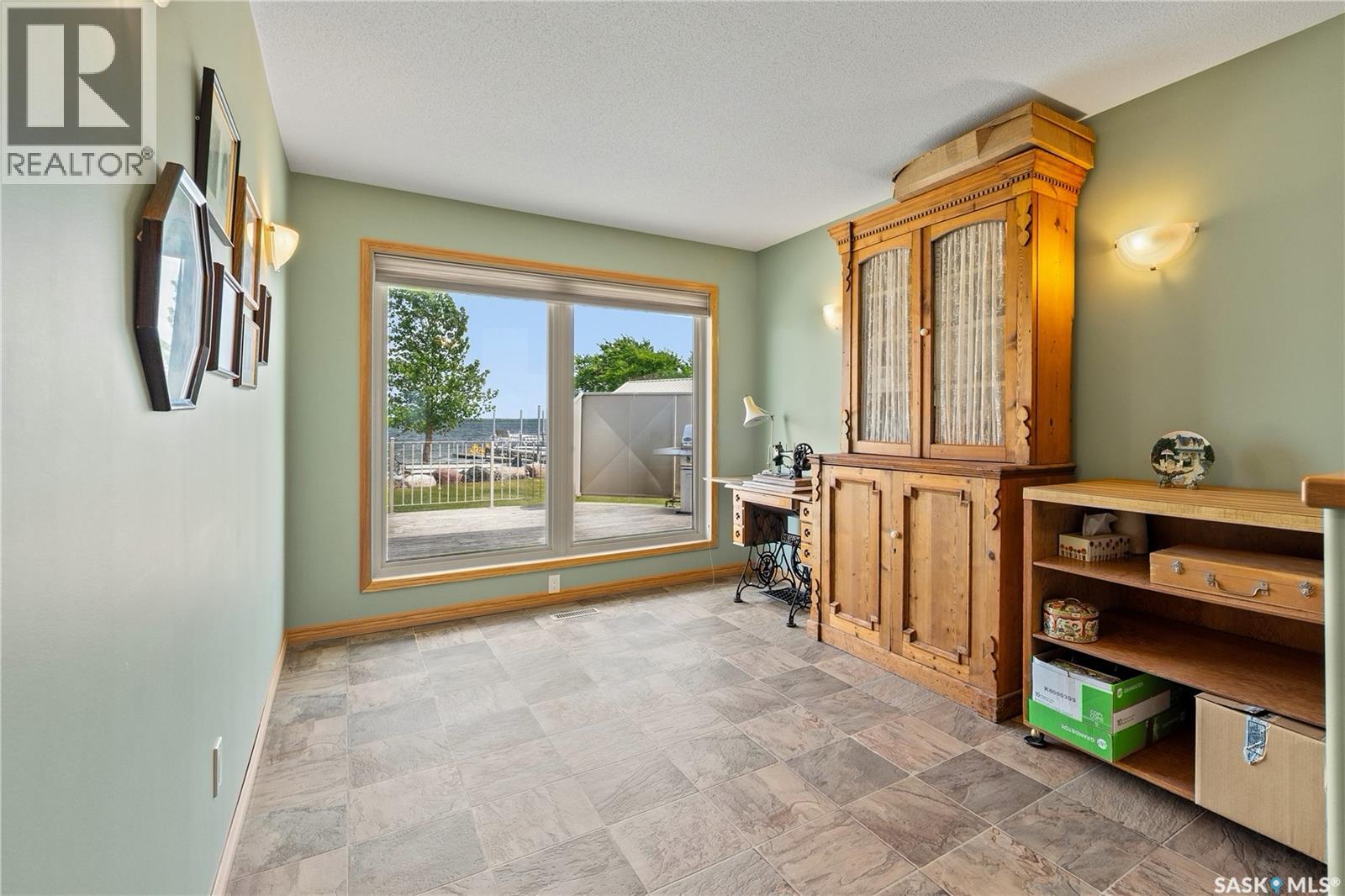 400 Lakeshore DRIVE - 18