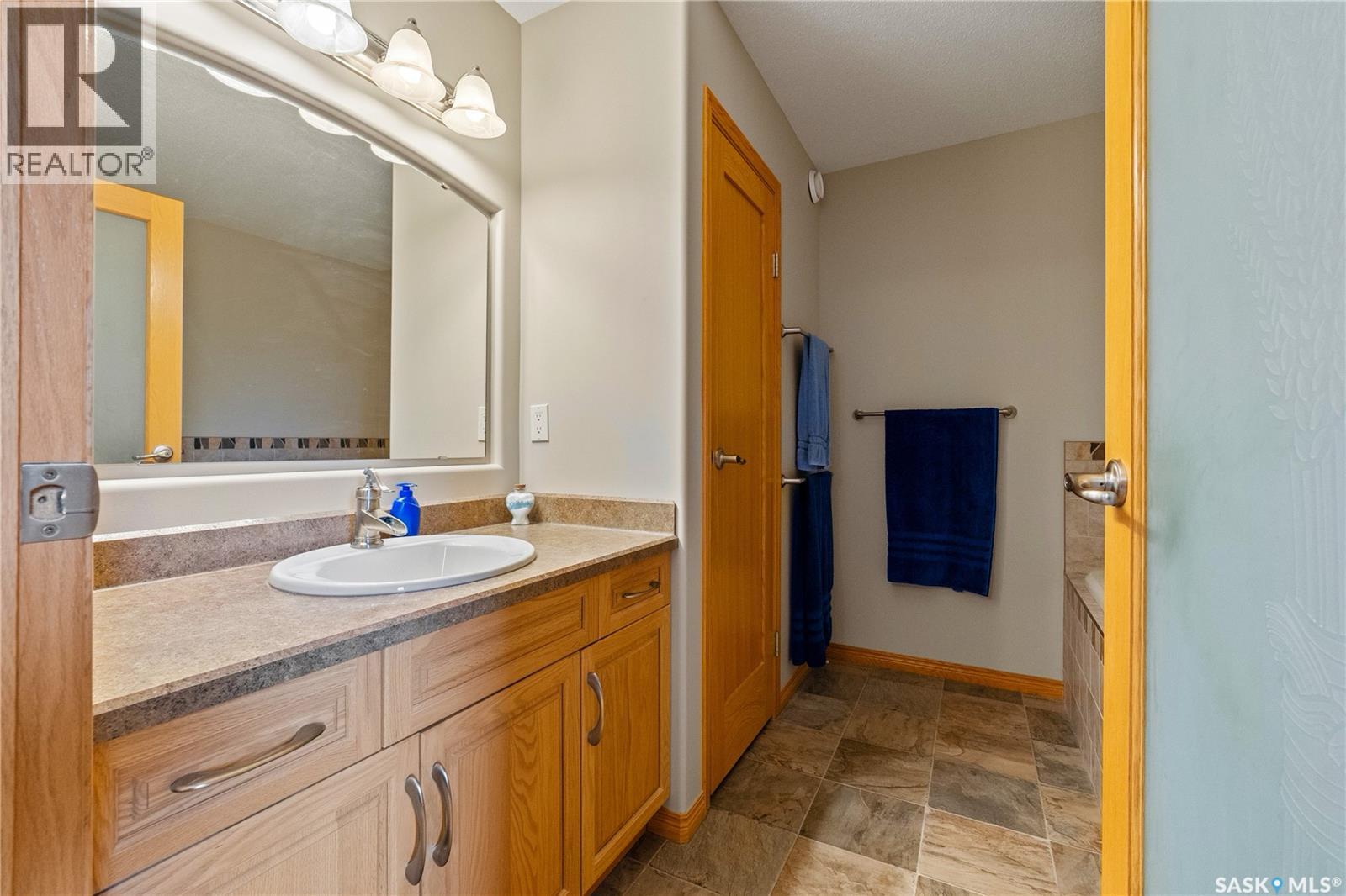 400 Lakeshore DRIVE - 42