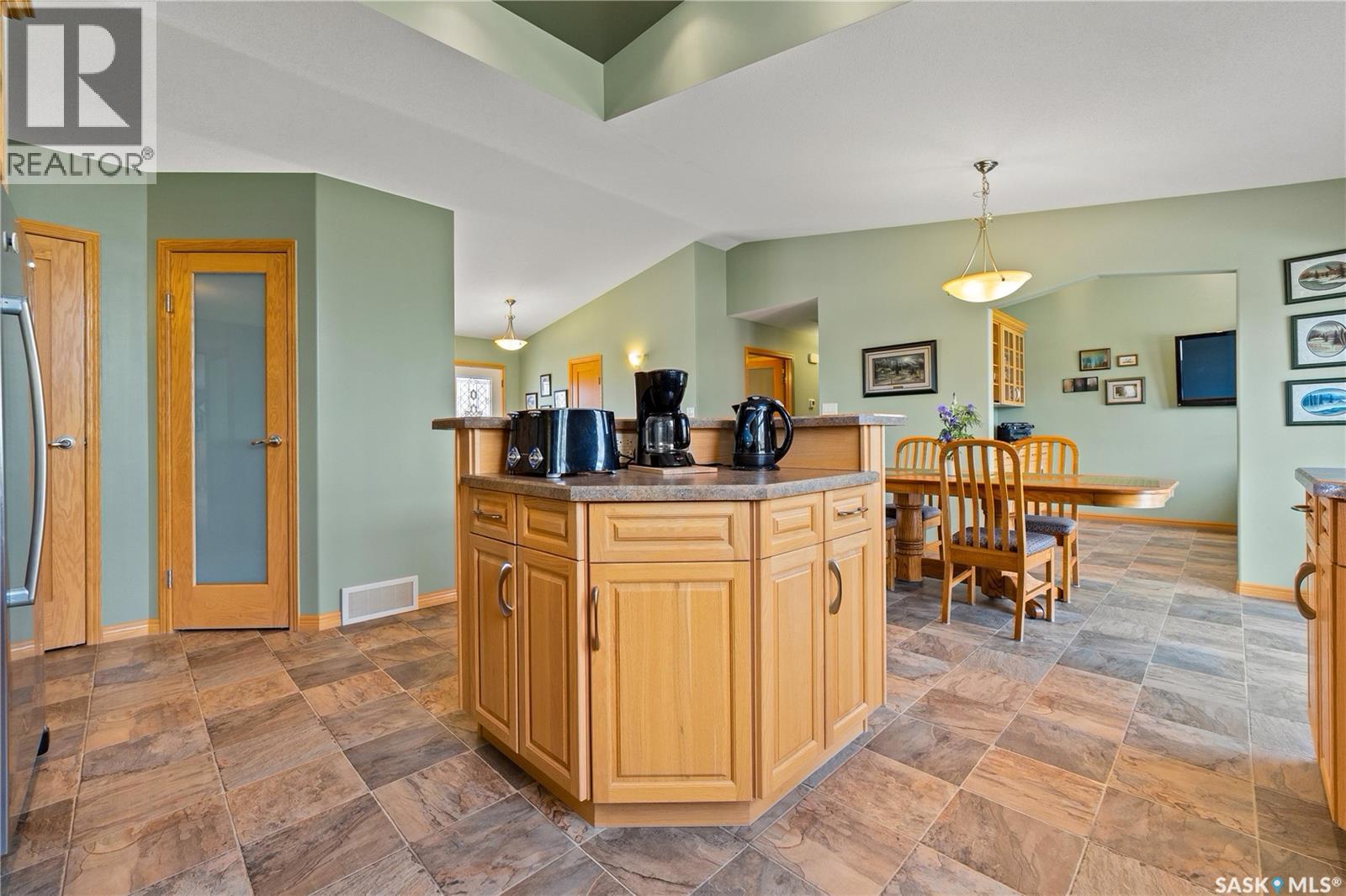 400 Lakeshore DRIVE - 24