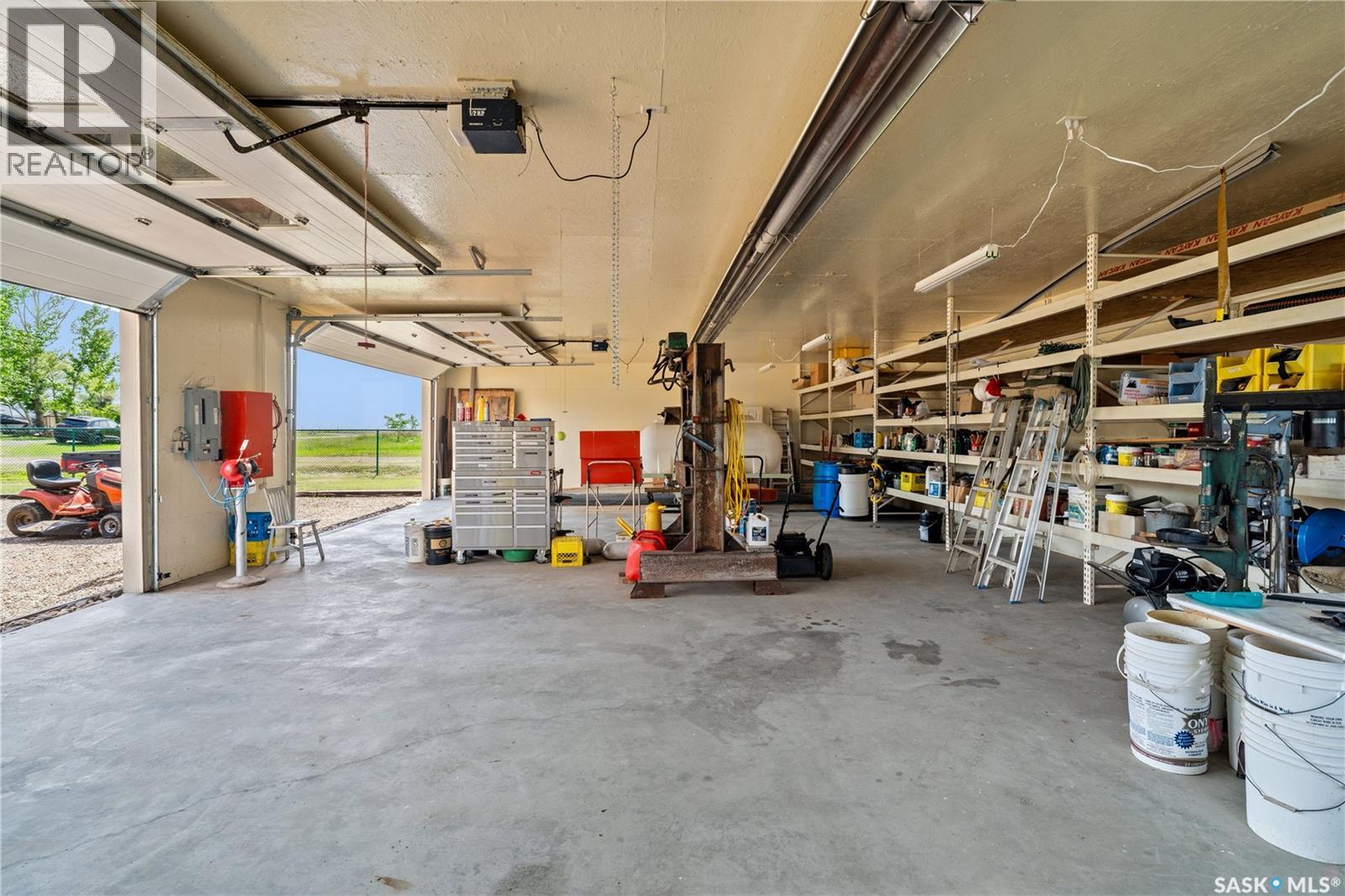 400 Lakeshore DRIVE - 63