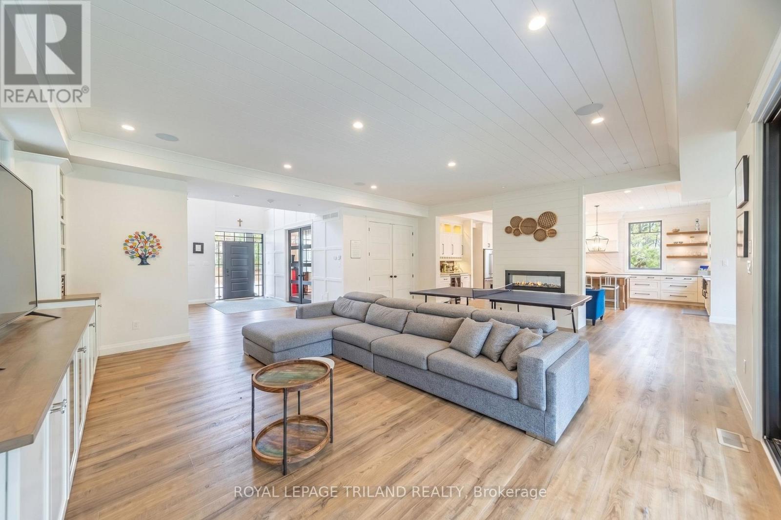 10195 RED PINE ROAD - 11