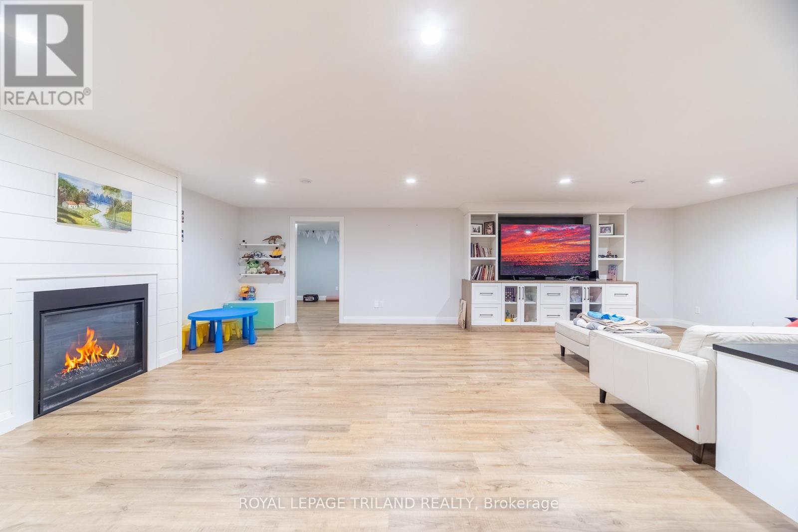 10195 RED PINE ROAD - 31