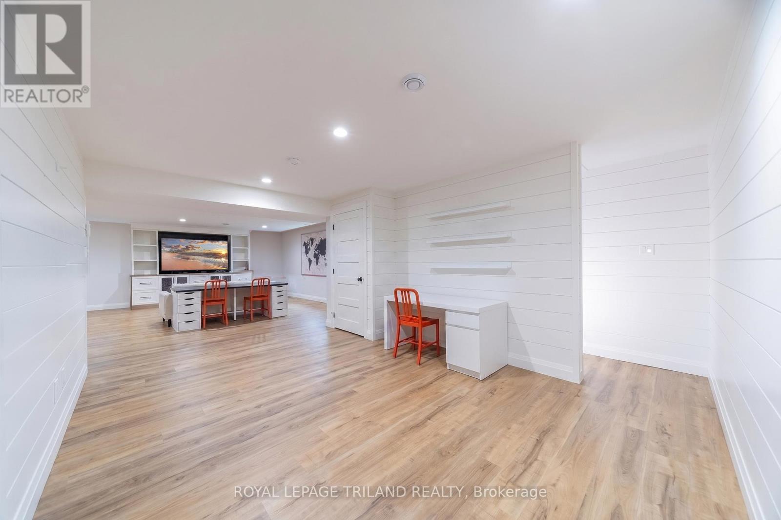10195 RED PINE ROAD - 32