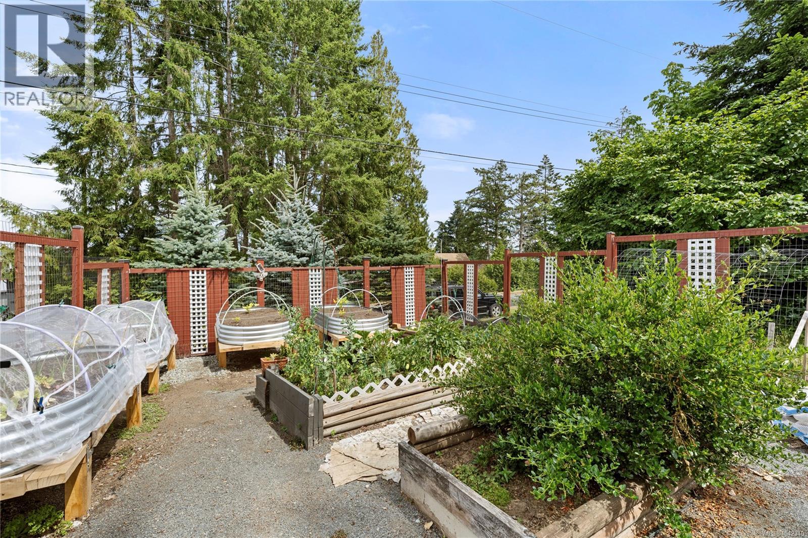1671 Fawcett Rd - 40