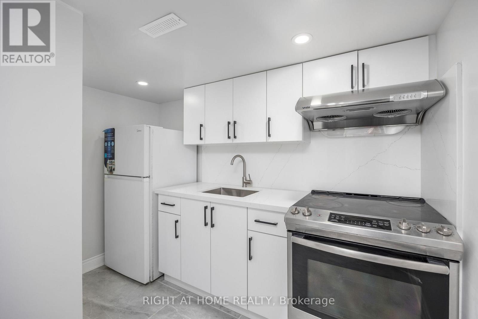 53 GAIETY DRIVE - 33